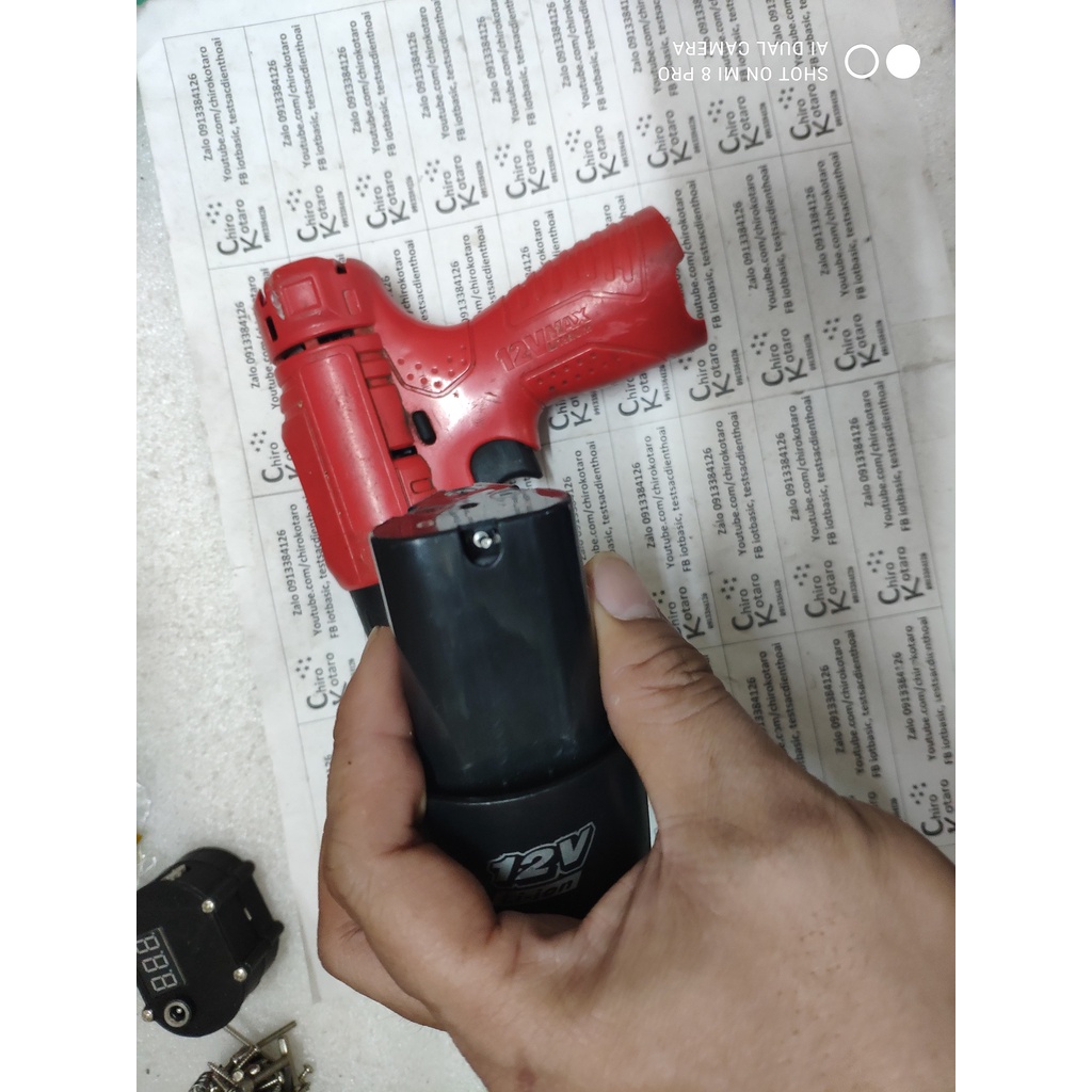 Đế chuyển pin các máy tam giác tàu 12V Li-ion sang dùng vỏ hộp pin cài Makita đóng lại 12v-14v
