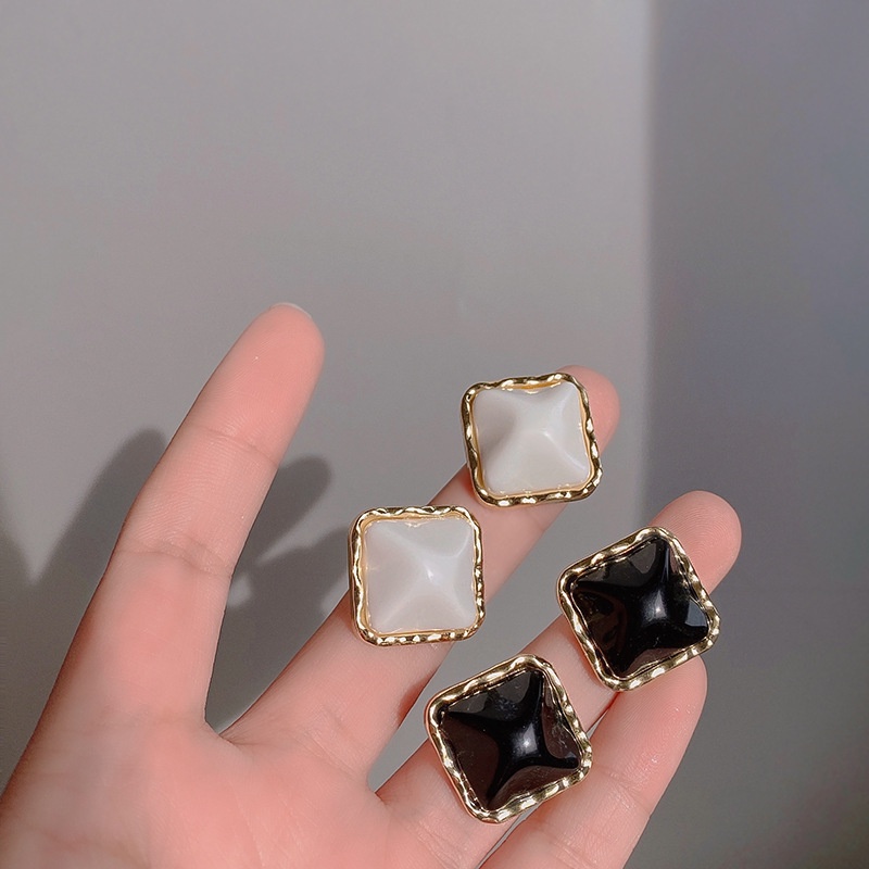 Khuyên Tai Nhựa Resin Kiểu Hình Học Retro Phong Cách Hồng Kông Đơn Giản Cá Tính Cho Nữ