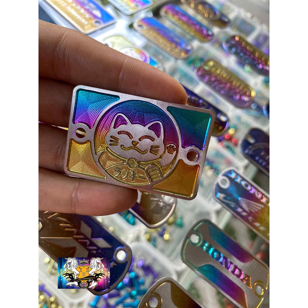 LOGO TITAN GẮN NẮP BÌNH DẦU TAY THẮNG XE WAVE , HD, SIRUS, YAMAHA , VARIO, SONIC, WINER, EX