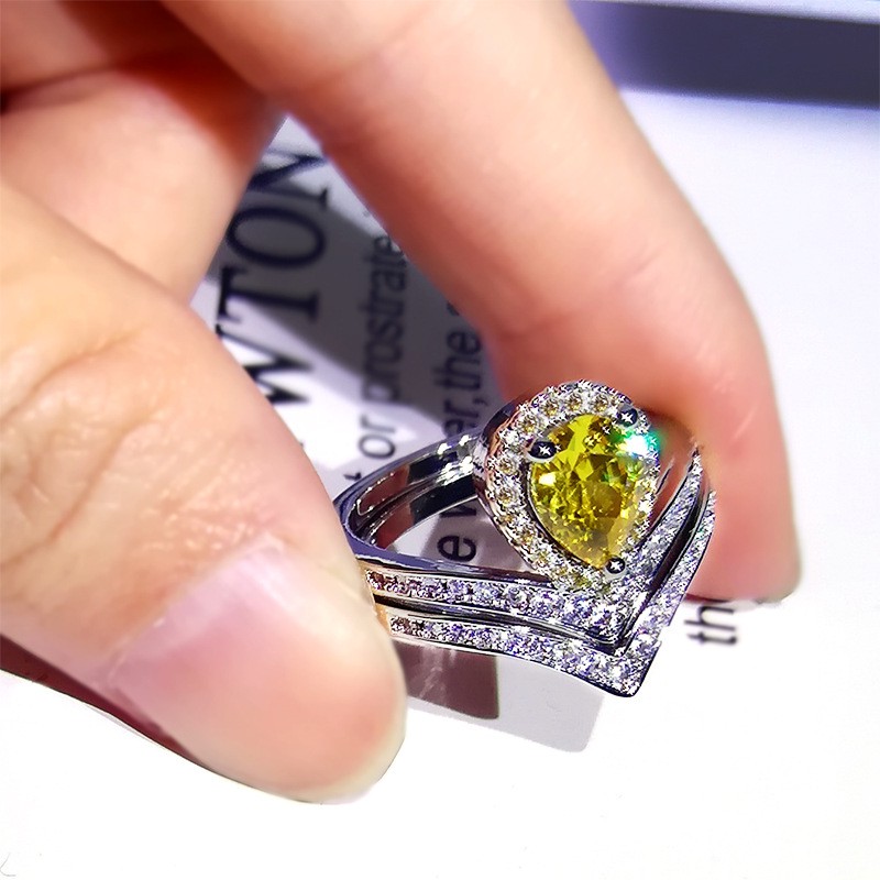 Nhẫn Nữ Mạ Bạch Kim Đính Đá Topaz Sang Trọng