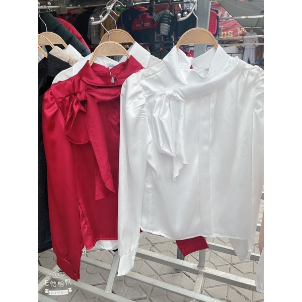 Áo sơ mi lụa cổ nơ lệch
