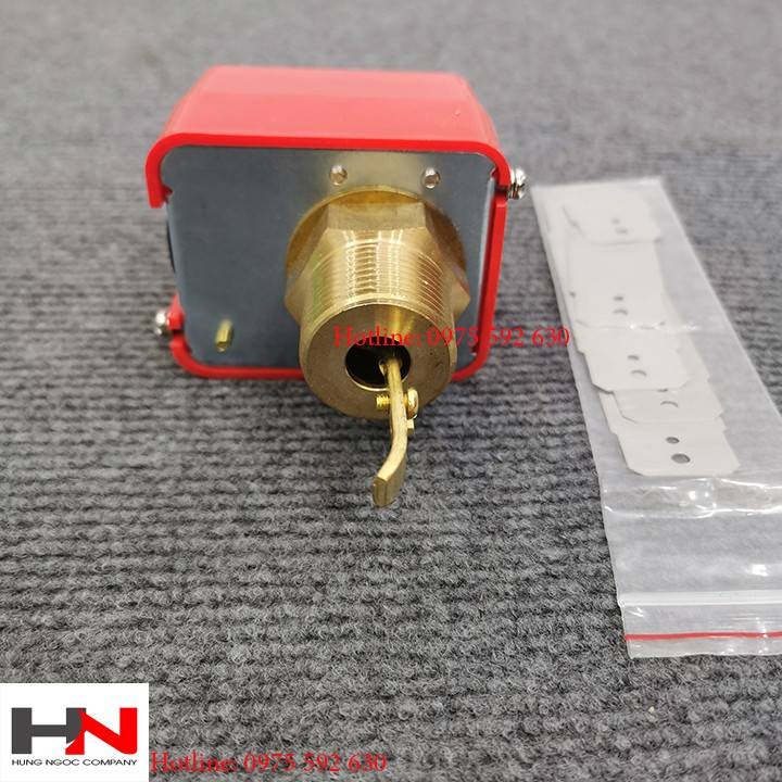 Công tắc đo dòng chảy nước chân ren kết nối DN25