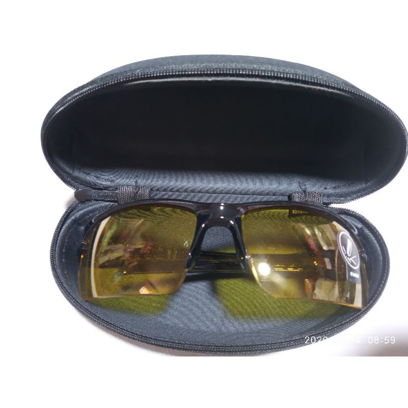 Kính mát 2 trong 1 đi ngày lẫn đêm giá sinh viên | BigBuy360 - bigbuy360.vn