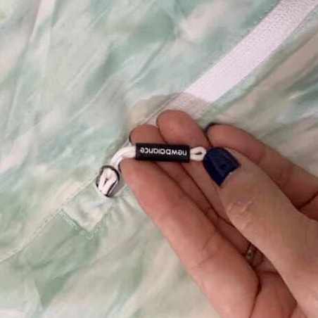 Áo khoác gió / Áo khoác dù unisex New Balance phối màu cá tính.