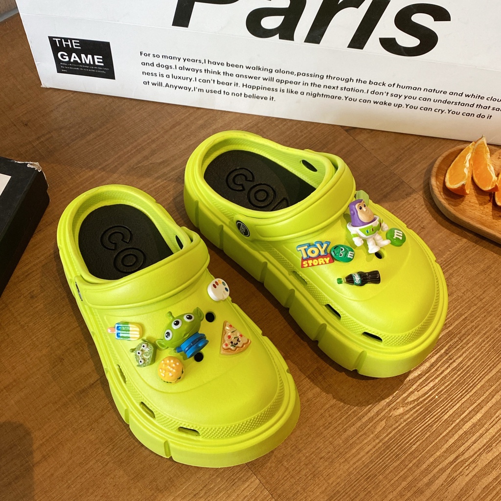 Dép Cross độn đế nữ đế 6cm siêu nhẹ kèm Sticker dễ thương - dép bánh mì nữ hot trend 2022