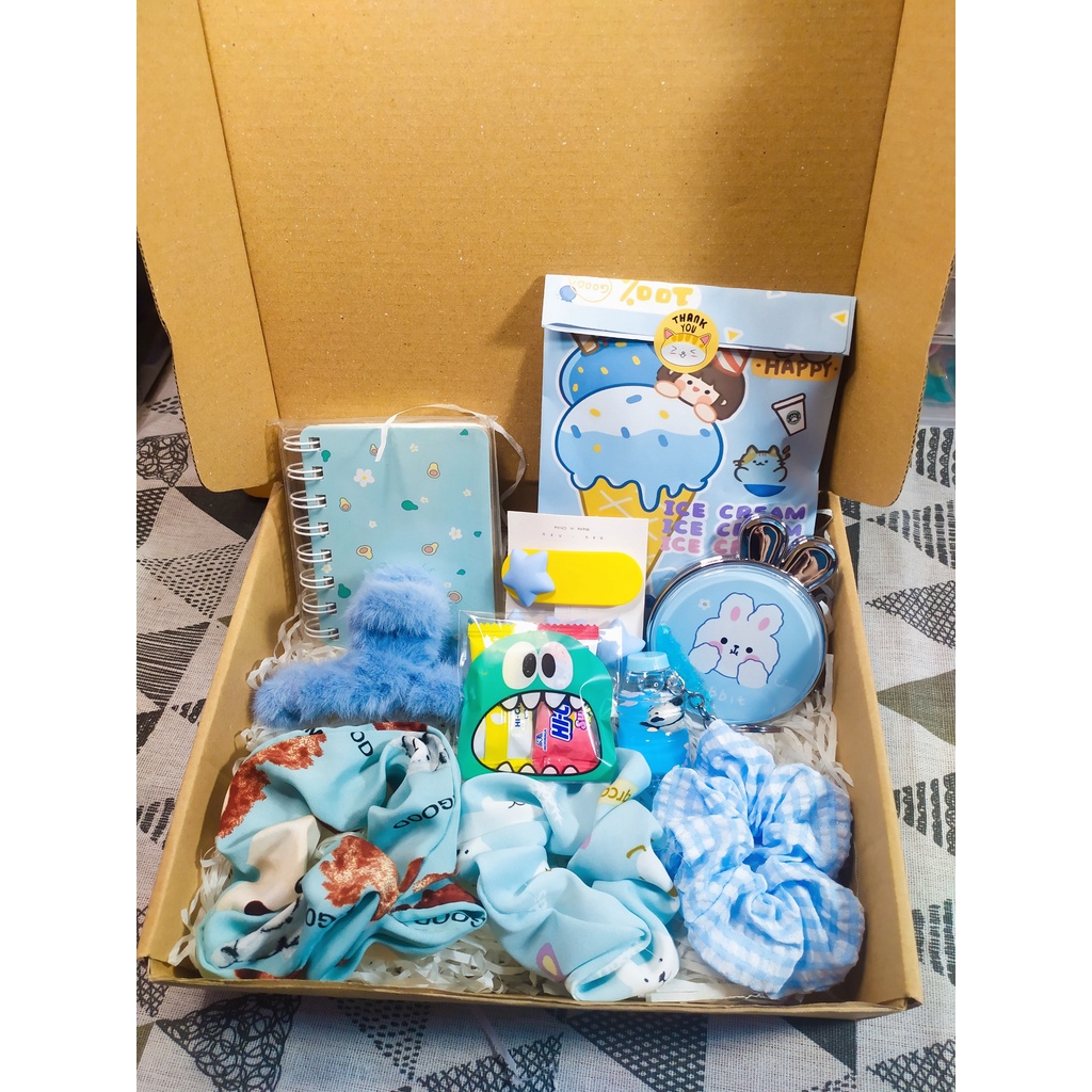 Set quà phụ kiện tóc, sổ tay mini, móc khóa, scrunchies xinh xắn tặng bạn bè, chị em gái, người yêu,... viết thiệp free