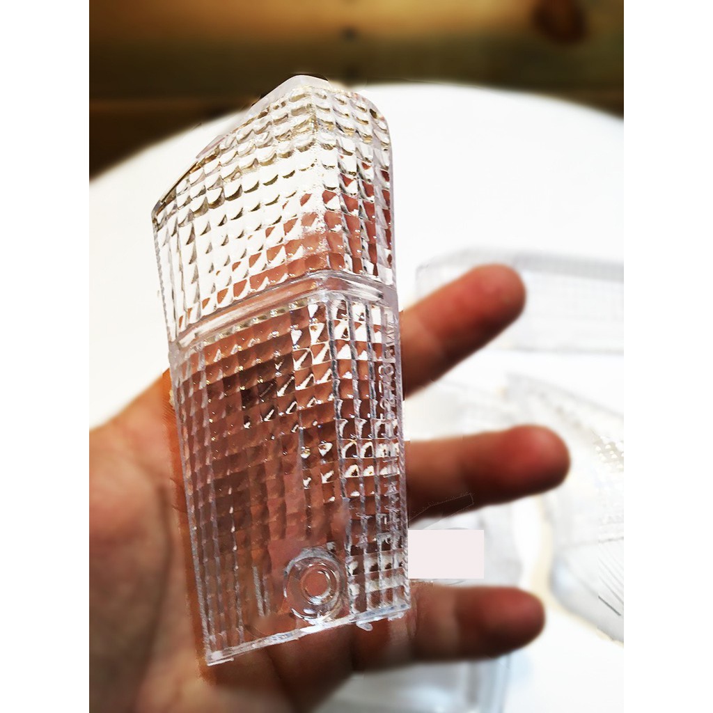 FULL BỘ NẮP HẬU VÀ CHỤP XI NHAN TRẮNG TRONG SUỐT CHO XE DREAM. LOẠI 50 cc DREAM. VIỆT 100cc