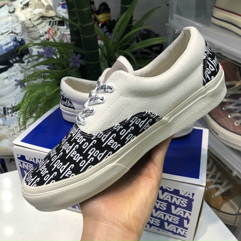 Giày sneaker vans chữ đen trắng