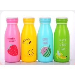 Bình nước hoa quả dâu chuối dưa hấu lê BN18 300ML thuỷ tinh bọc nhựa 2 lớp có quai xách