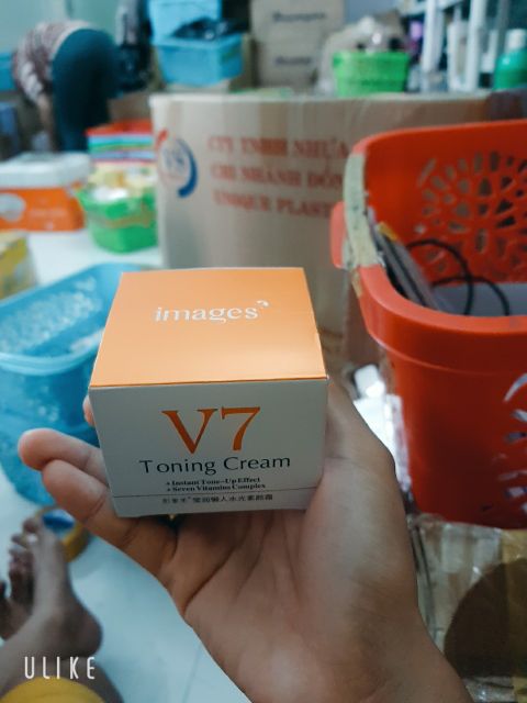 Kem dưỡng trắng da V7  của Bioaqua