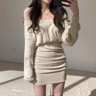 Emily Fashion Shop V-neck pleated design, slim hips, female hip dress, slim waist, knitted collar, no leather strap