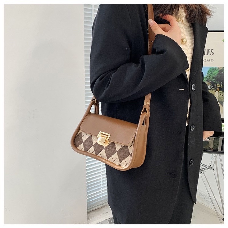 Túi xách nữ đeo chéo , đeo vai GOOD BASIC C09 viền nổi caro khóa kim loại phong cách hàn quốc giá rẻ HT71