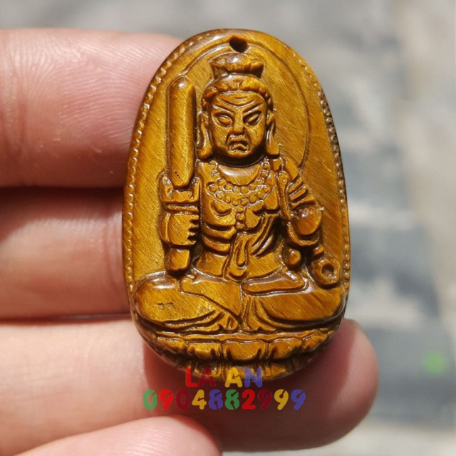 [nhỏ] Mặt dây chuyền Phật Bản Mệnh Bất Động Minh Vương tuổi Dậu 3.5cm x 2.5cm tặng dây đeo đẹp màu vàng nâu