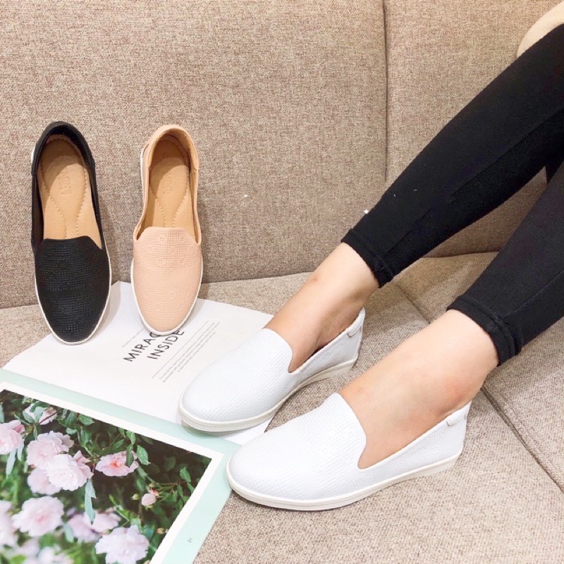 Giày slip on nữ mũi tròn dập hoa VNXK, Giày lười đế bằng êm chân hàng Xuất Xịn dễ phối đồ nữ trẻ trung, năng động