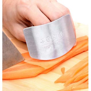 Dụng cụ bảo vệ ngón tay khi dùng dao