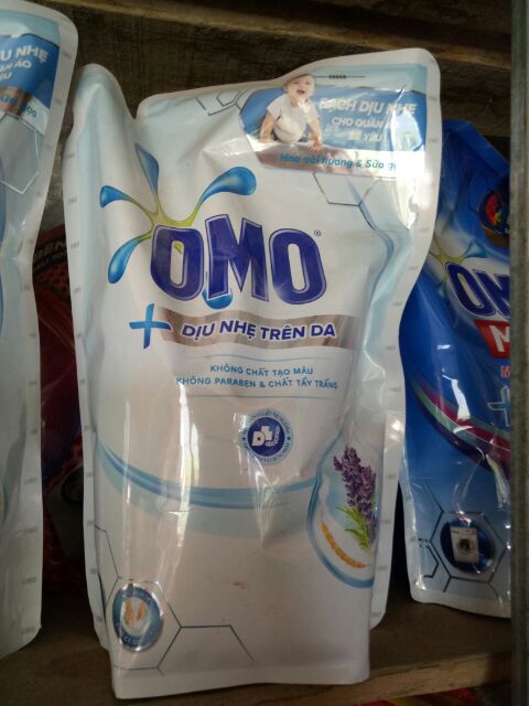 (Mẫu mới) Túi nước giặt Omo Matic cửa trên dịu nhẹ trên da 2.3kg