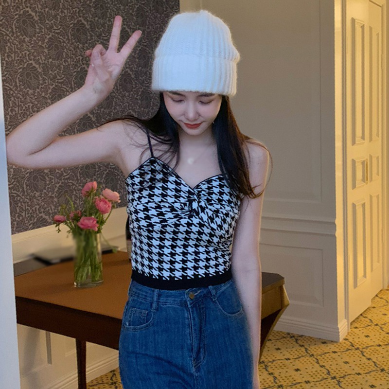 Áo Croptop Hai Dây Cổ Chữ V Siêu Nhẹ Phong Cách Quyến Rũ Dành Cho Nữ