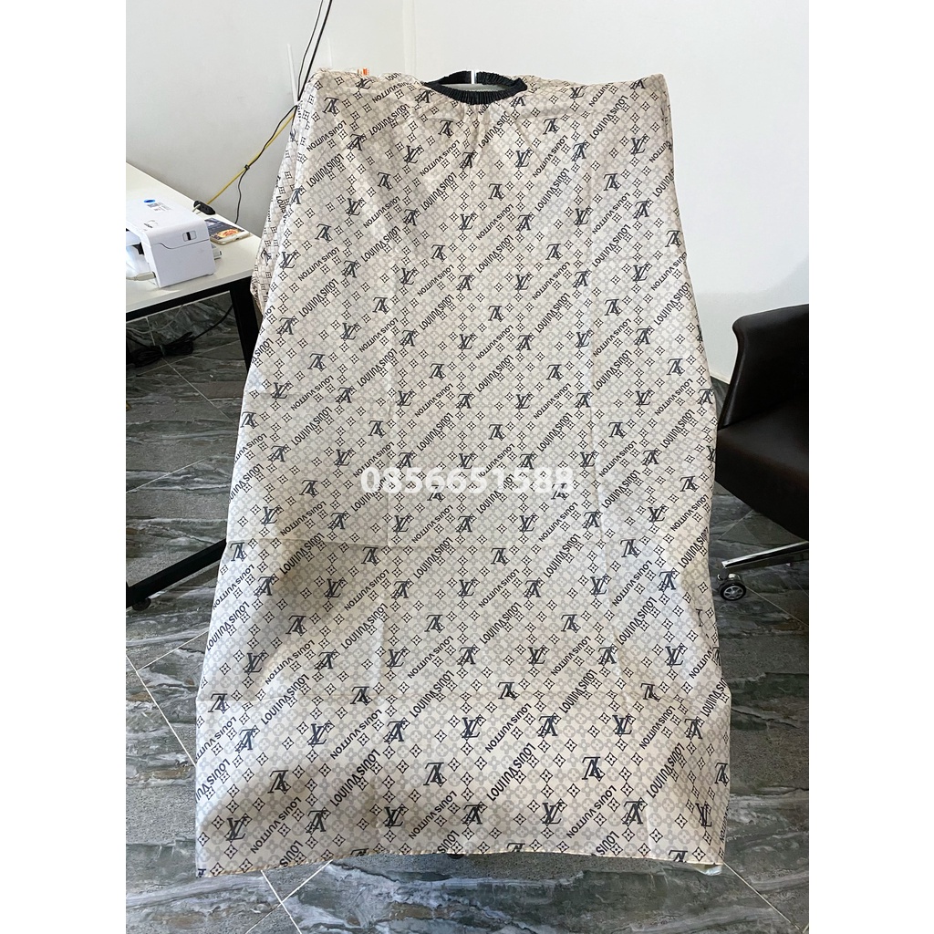 Áo choàng cắt tóc LV