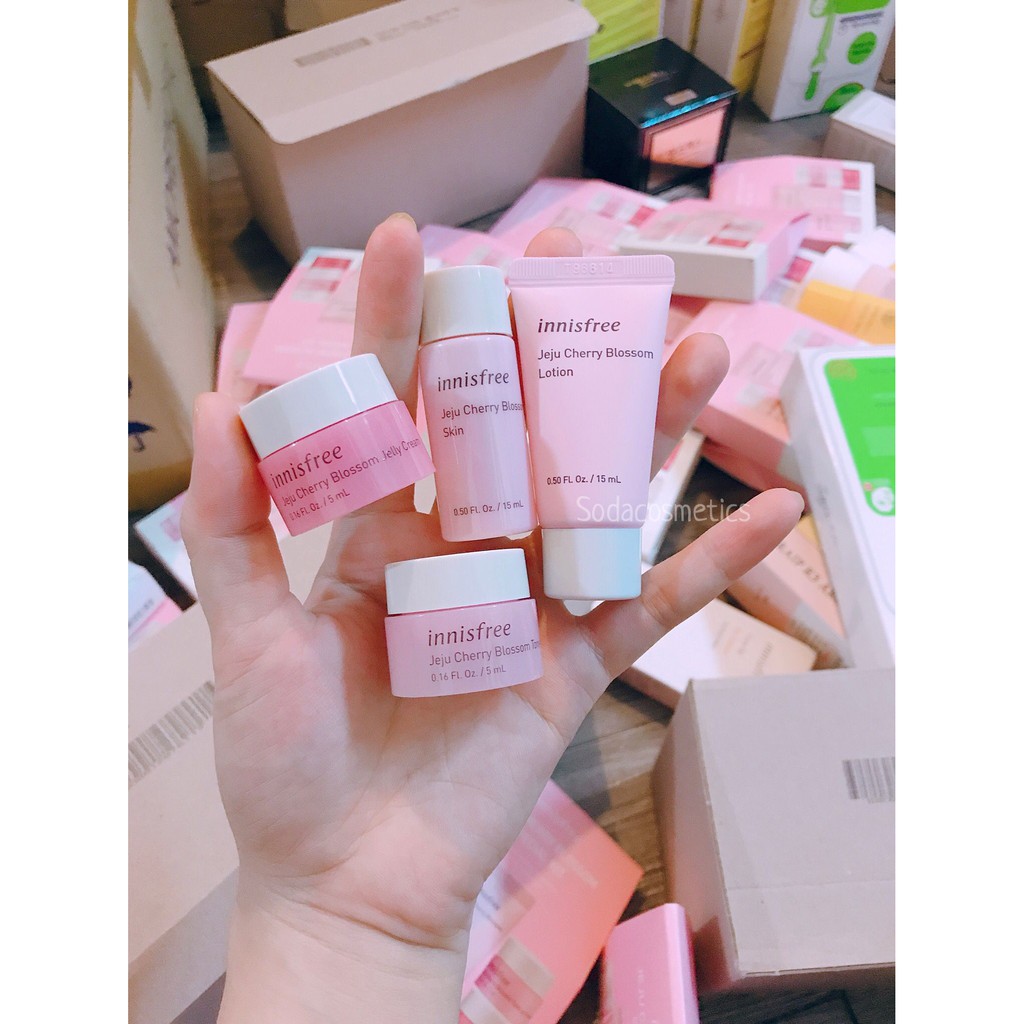 Kit dưỡng da Innisfree Jeju Cherry Blossom Special kit (4 items)(4 Sản Phẩm)