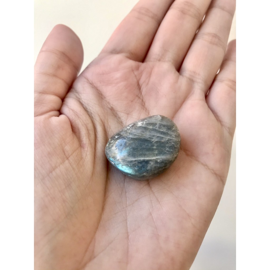 1 Viên Đá Mặt Trăng Đen Tự Nhiên