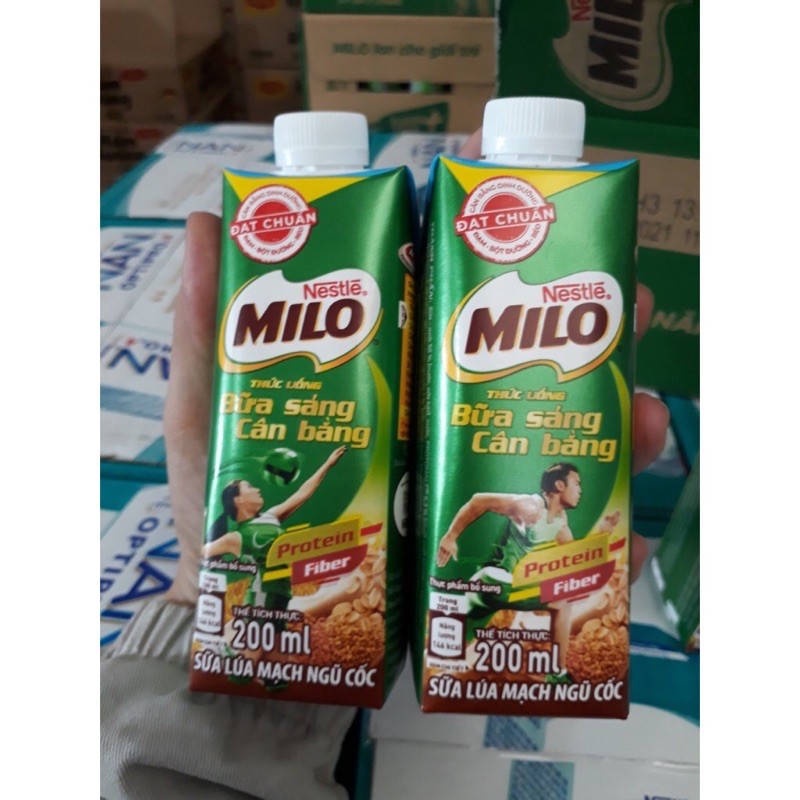 LỐC 12 HỘP THỨC UỐNG LÚA MẠCH MILO BỮA SÁNG CÂN BẰNG HỘP 200Ml NẮP VẶN TIỆN DỤNG