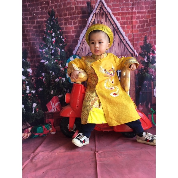 Áo dài gấm tết cách tân cho bé trai