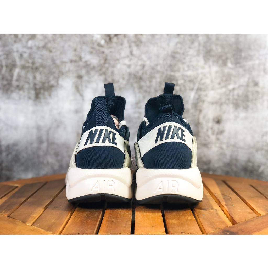 (SIZE 45) Giày thể thao chính hãng 2hand NIKE AIR HUARACHE RUN ULTRA