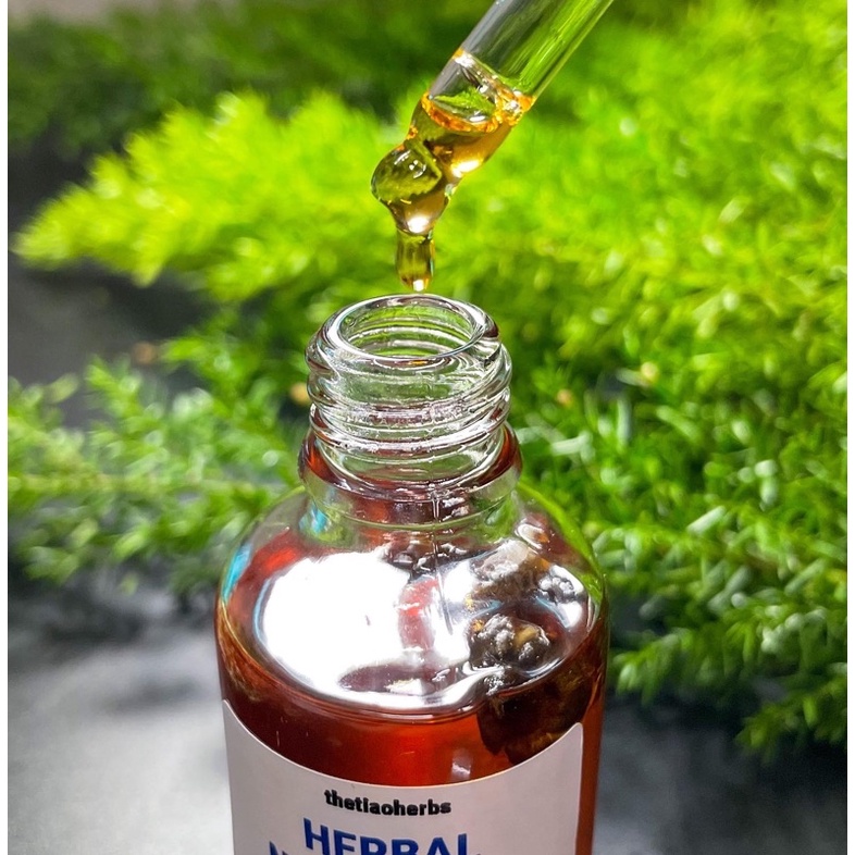 Dầu dưỡng da từ thảo mộc thiên nhiên Herbal Nourishing Body Oil Thetiaoherbs | BigBuy360 - bigbuy360.vn