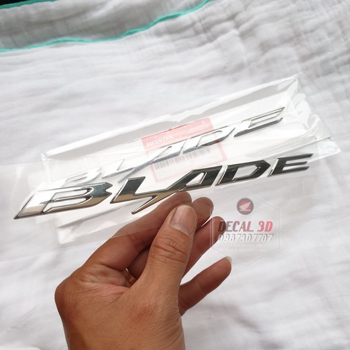 TEM BLADE CHỮ NỔI MÀU BẠC CROM HÀNG ZIN CAO CẤP KHÔNG BONG CHÓC - 1 CẶP