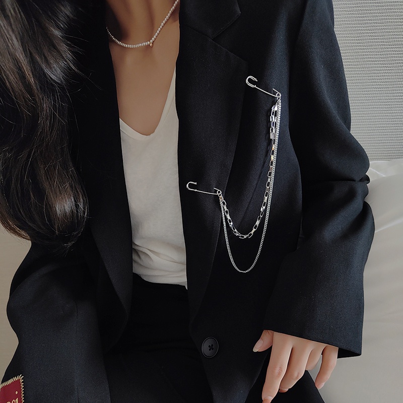 Ghim cài áo vest 19727 phối dây xích dài phong cách harajuku đường phố đơn giản cho nam nữ