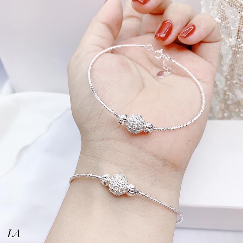 KIỀNG CỨNG MẶT CẦU ĐÁ BẠC TA CHO NỮ