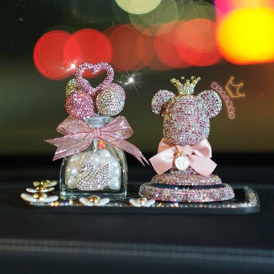 Sáp thơm hình gấu phi thuyền đính đá dễ thương và vương miện thuỷ tinh