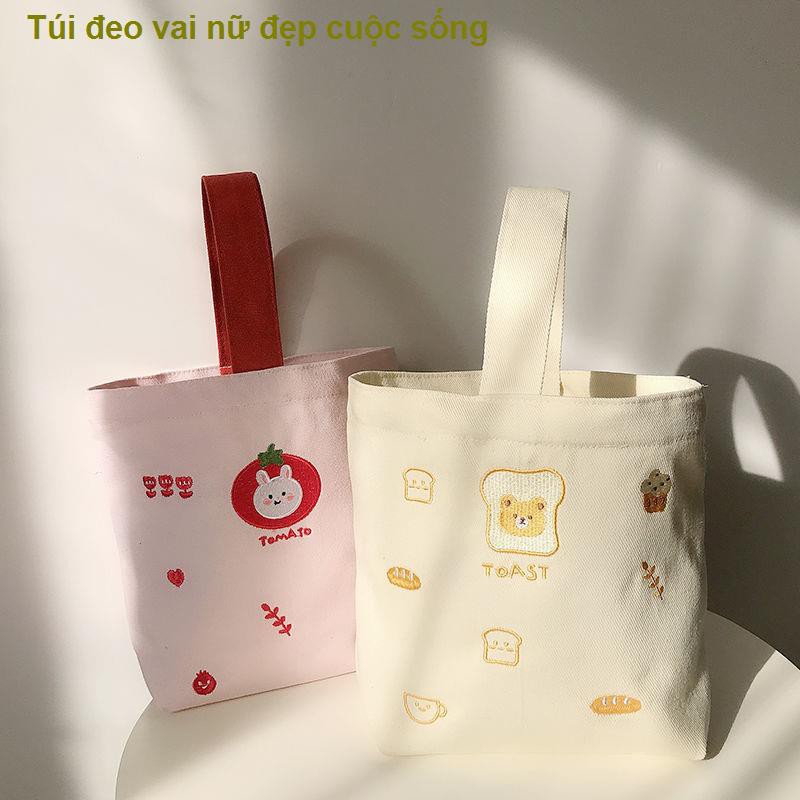 Mùa xuân và hè mới dễ thương Bánh mì Gấu Teenage Heart Ins Di động Hand-Fit Thêu Túi Canvas Công nhân Văn phòng