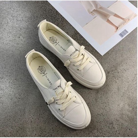 Giày thể thao trắng đế bằng tim nhũ