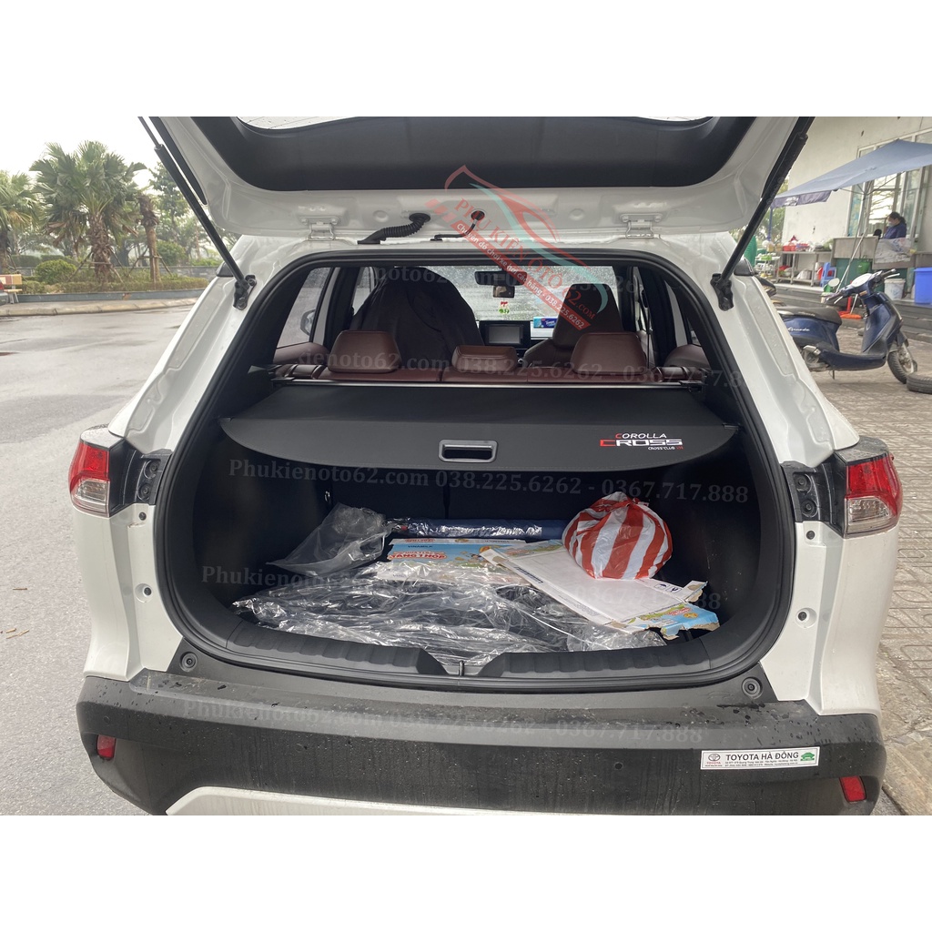 Tấm chắn cốp cacbon, ngăn cốp, ngăn hành lý xe Toyota Corolla Cross 2020-2022
