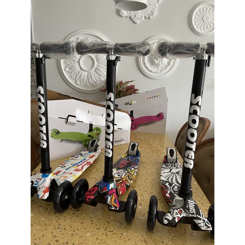 Xe trượt scooter ba bánh phát sáng phong cách graffiti từ 2 -8 tuổi