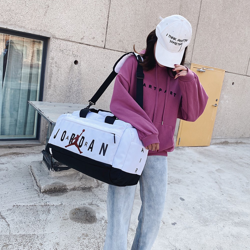 Túi Đeo Chéo Thể Thao Thời Trang Năng Động