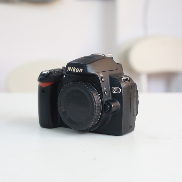 Bộ máy ảnh Nikon D60 kèm ống kính Kit 18-55mm