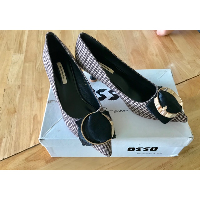 Giày Sọc caro full hộp đầy đủ . Chất giày bao đẹp và chất cực lì và mềm , đi không đau chân đâu nha mấy chế .Sắm giày th