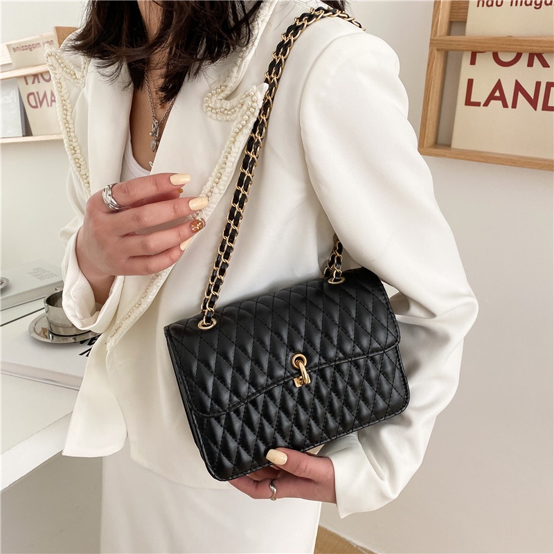 Túi đeo chéo thêu họa tiết hình thoi đơn giản thời trang thu đông 2021