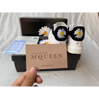 Giày McQueen Hoa cúc