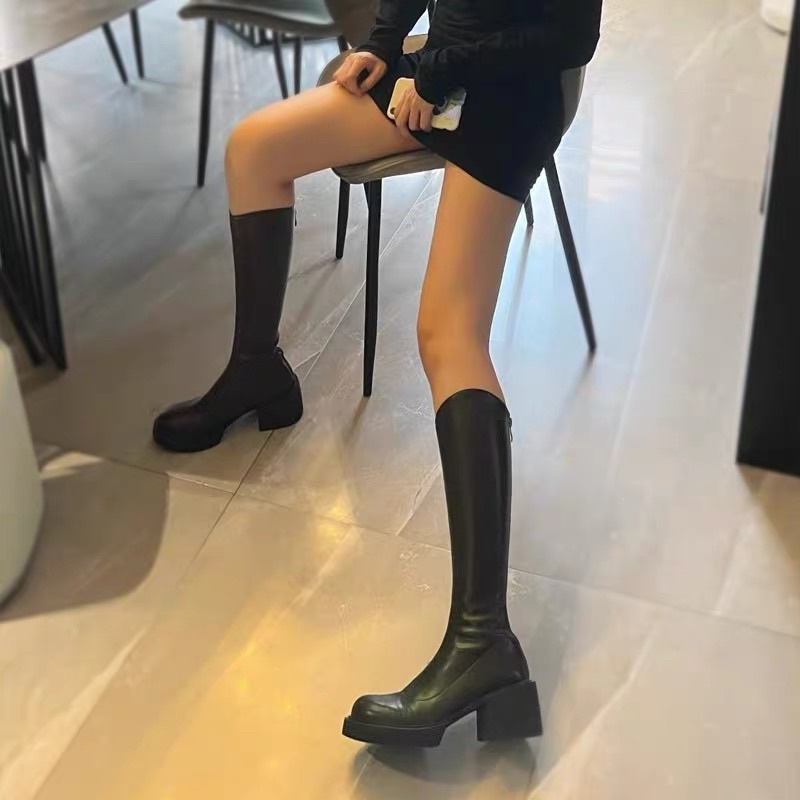 BOOT - BỐT ĐÙI CỔ V ĐẾN DÀY 6CM MŨI TRÒN CÁ TÍNH NĂNG ĐỘNG