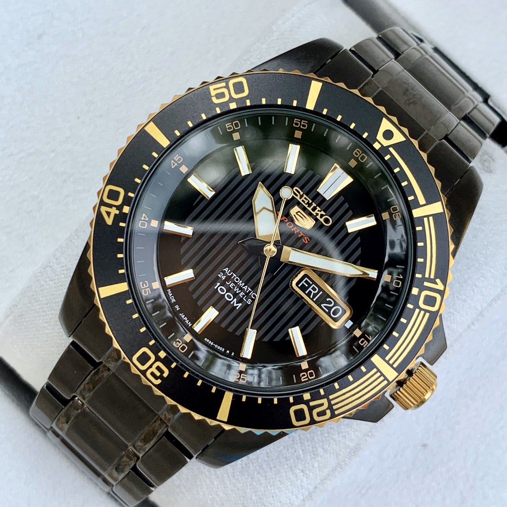 Đồng hồ Nam chính hãng Seiko 5 Sports SRP558J1 Mặt đen,Lịch thứ ngày,Vòng Bezel-Máy cơ Automatic-Dây kim loại-Size 44mm