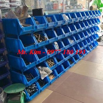 khay nhựa A6 có chân cọc đỡ