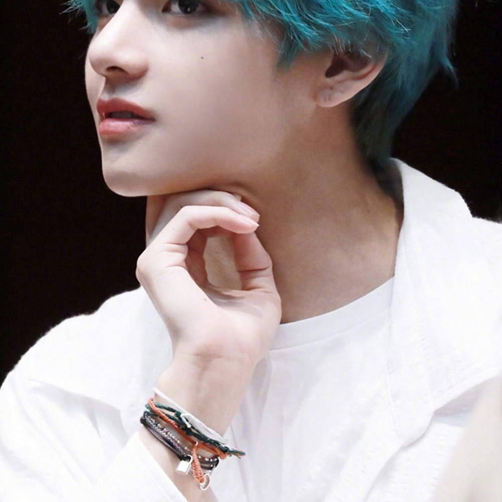 Vòng Đeo Tay Đơn Giản Màu Đen Hình Mũi Tên Của Nhóm Nhạc Bts