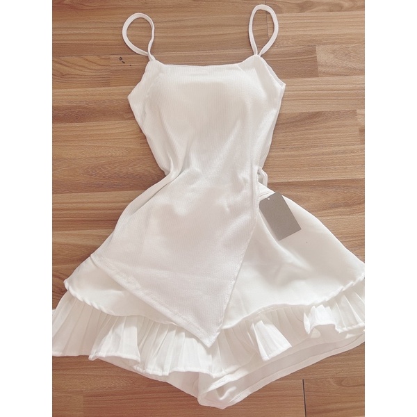 Set áo 2 dây vạt chéo xẻ tà và chân váy xếp ly tầng có túi siêu xịn