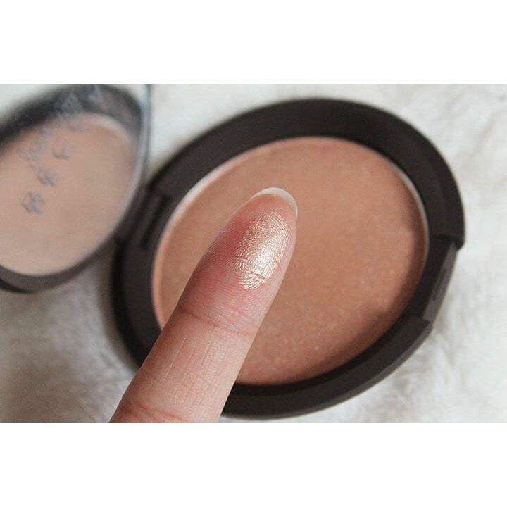 Highlighter “ruột” của mọi beauty blogger: Phấn bắt sáng BECCA | WebRaoVat - webraovat.net.vn