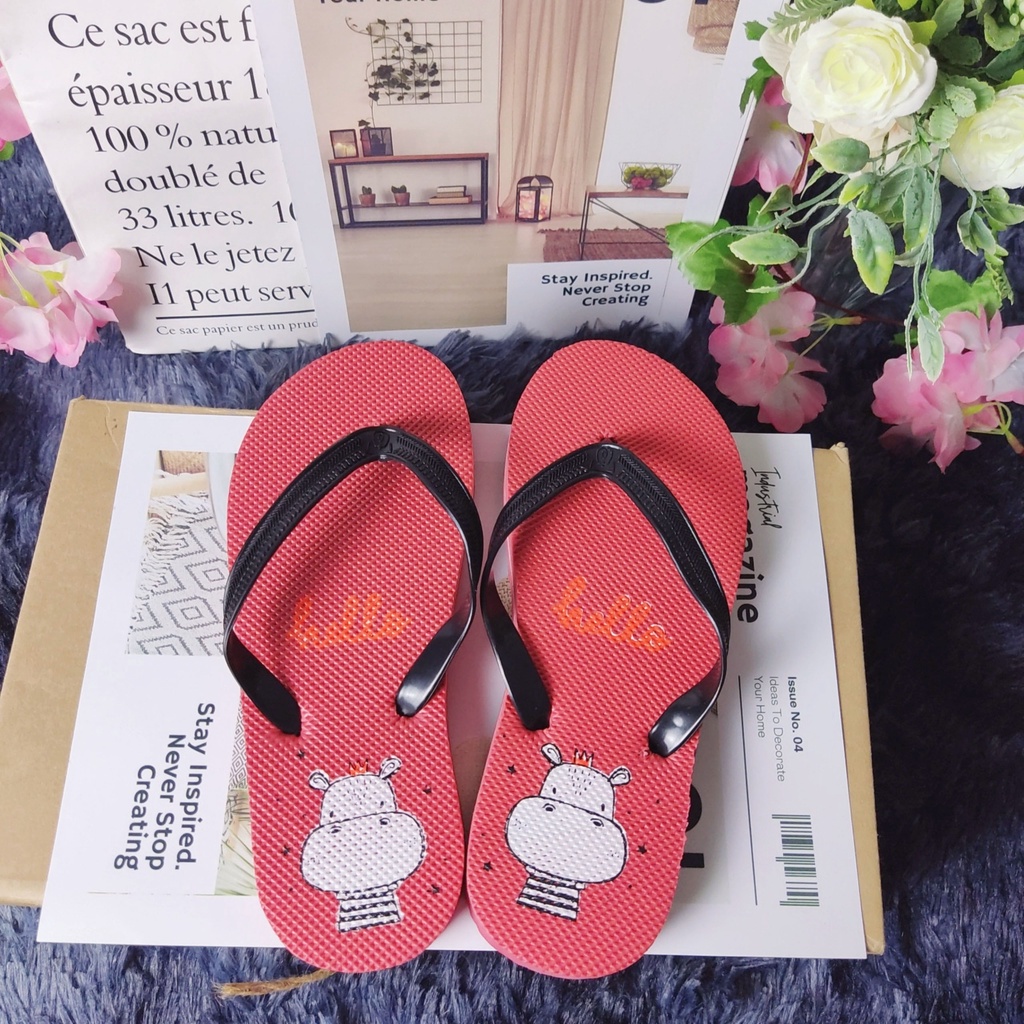 Dép xỏ ngón nữ phối 2 dây quai màu đỏ, vàng, dép nữ thời trang in Hello, thiết kế trẻ trung