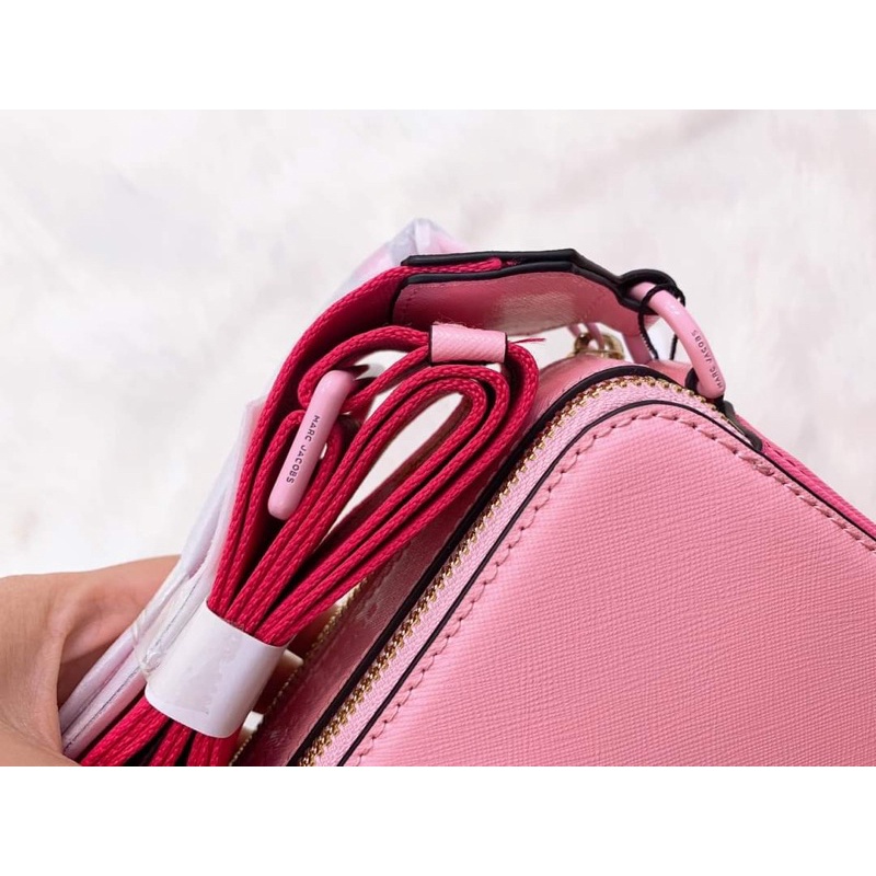 TNS-Túi đeo chéo form hộp hot hit dây đeo bản to Marcie crossbody-màu hồng tươi trẻ