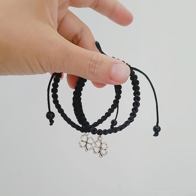 Vòng tay cỏ 4 lá rỗng handmade